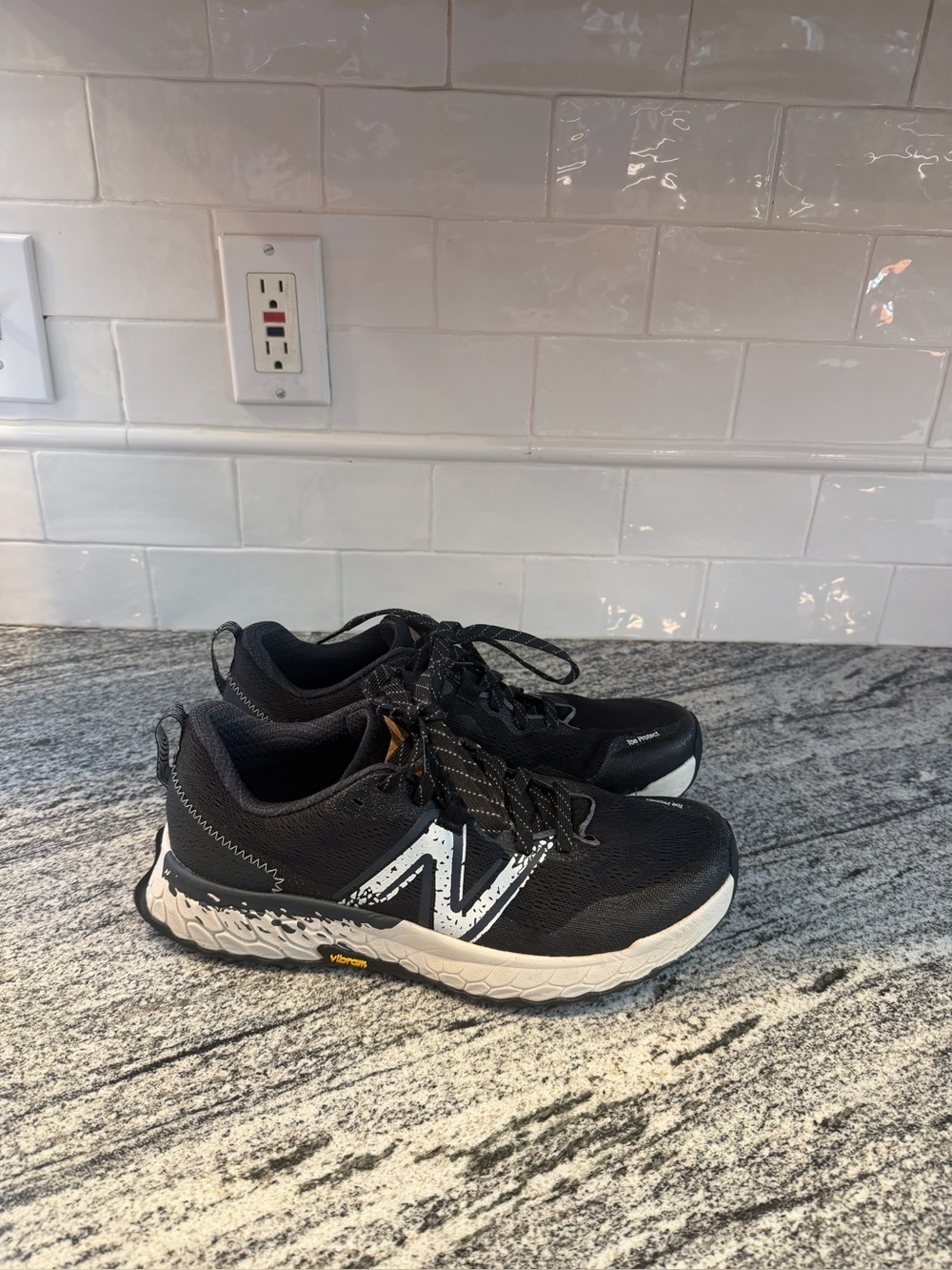 Men’s New Balance Fresh Foam X Hierro V7 GTX Size 9.5/Women’s 11
